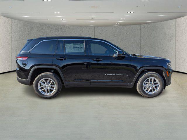 new 2025 Jeep Grand Cherokee car, priced at $31,702