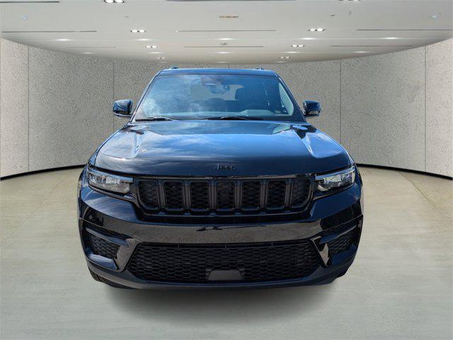 new 2025 Jeep Grand Cherokee car, priced at $33,676