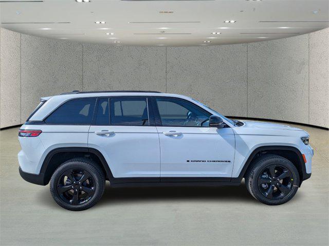 new 2025 Jeep Grand Cherokee car, priced at $41,378