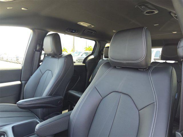 new 2025 Chrysler Pacifica car, priced at $38,905