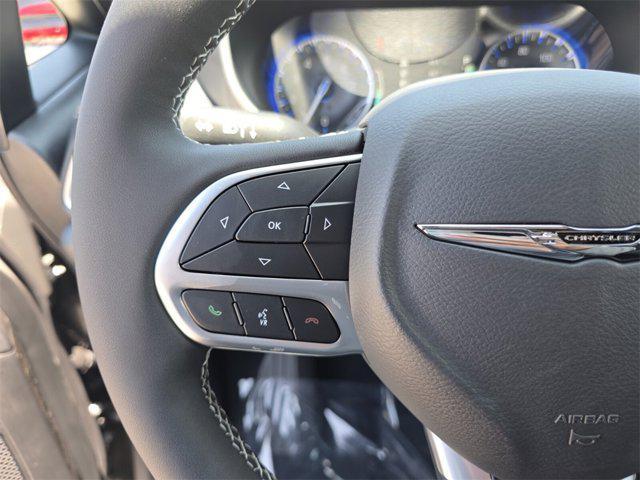new 2025 Chrysler Pacifica car, priced at $38,905