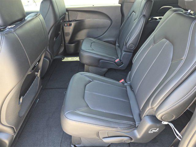 new 2025 Chrysler Pacifica car, priced at $38,905