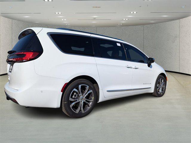 new 2025 Chrysler Pacifica car, priced at $50,198