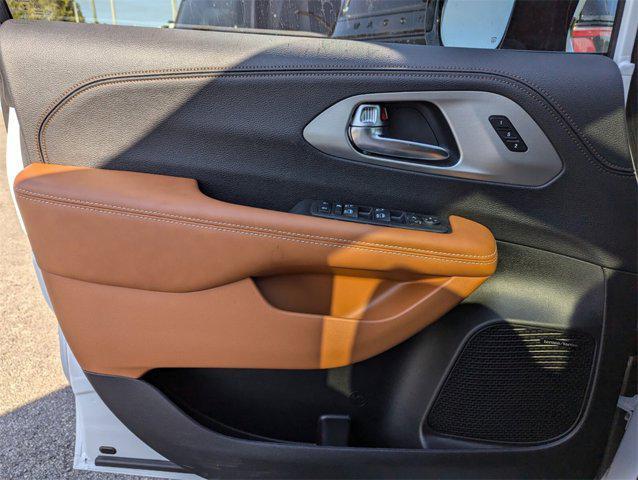 new 2025 Chrysler Pacifica car, priced at $50,198