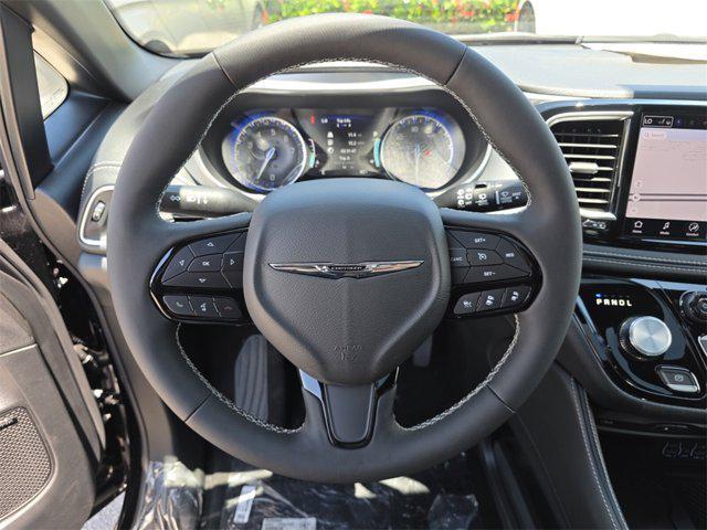 new 2025 Chrysler Pacifica car, priced at $46,981