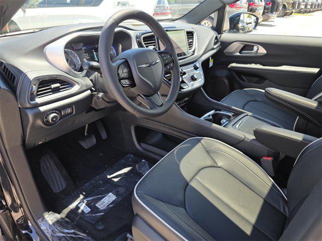 new 2025 Chrysler Pacifica car, priced at $46,981