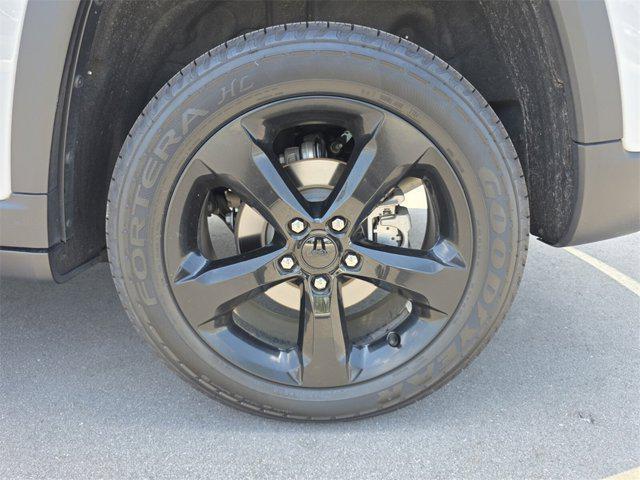 used 2023 Jeep Grand Cherokee car, priced at $28,991
