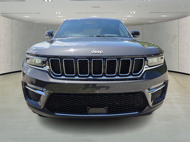 new 2025 Jeep Grand Cherokee car, priced at $33,556