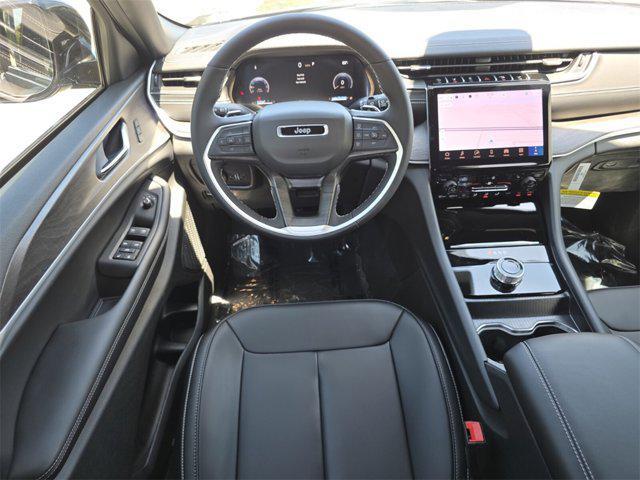 new 2025 Jeep Grand Cherokee car, priced at $33,556