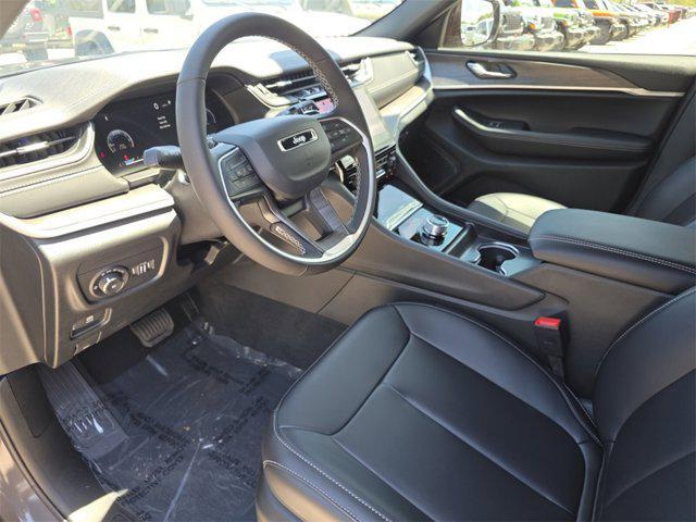 new 2025 Jeep Grand Cherokee car, priced at $33,556