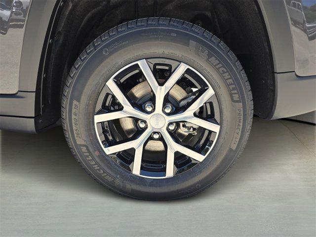new 2025 Jeep Grand Cherokee car, priced at $33,556