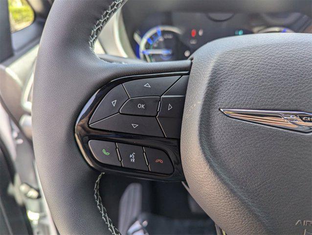 new 2025 Chrysler Pacifica Hybrid car, priced at $51,378