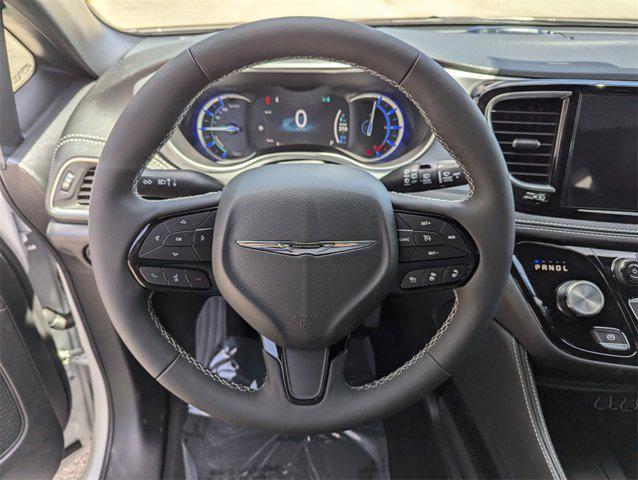 new 2025 Chrysler Pacifica Hybrid car, priced at $51,378