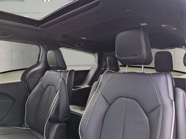 new 2025 Chrysler Pacifica Hybrid car, priced at $51,378