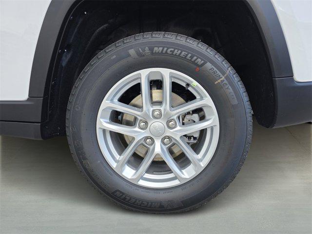 new 2025 Jeep Grand Cherokee car, priced at $29,574