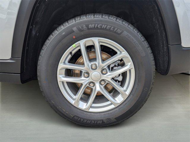 new 2025 Jeep Grand Cherokee car, priced at $30,050
