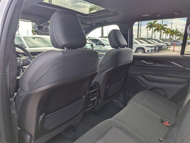 new 2025 Jeep Grand Cherokee car, priced at $30,050