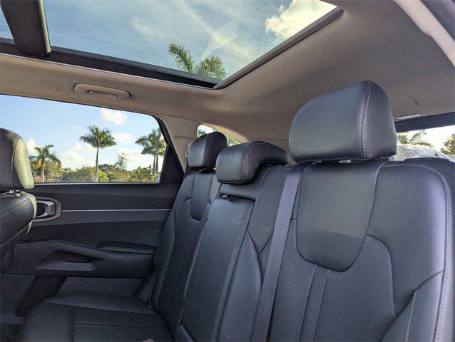 used 2022 Kia Sorento car, priced at $24,401