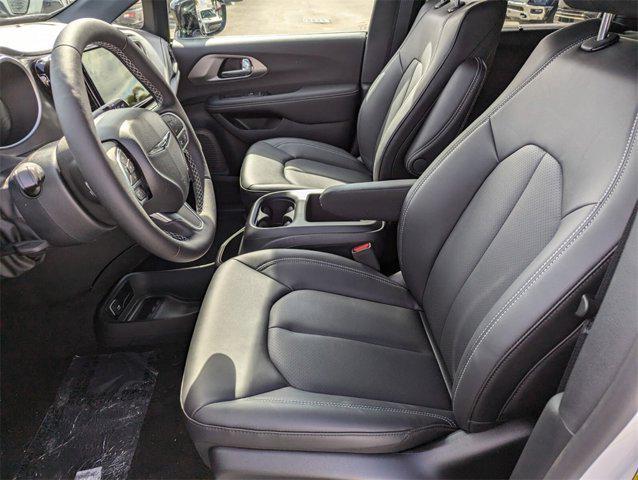 new 2025 Chrysler Pacifica car, priced at $44,066