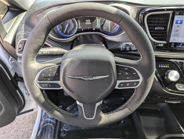 new 2025 Chrysler Pacifica car, priced at $44,066