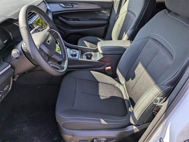 new 2025 Jeep Grand Cherokee car, priced at $33,815