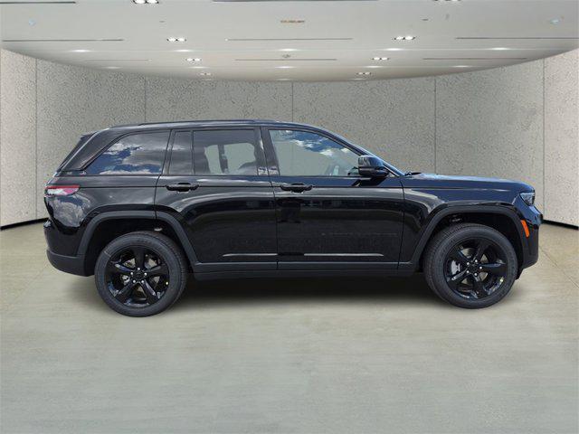 new 2025 Jeep Grand Cherokee car, priced at $40,975