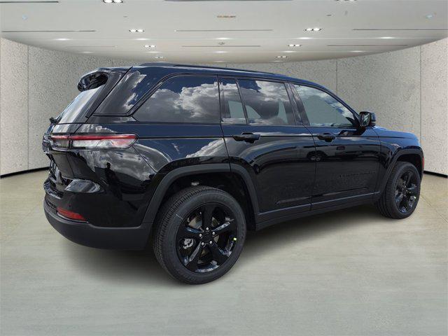 new 2025 Jeep Grand Cherokee car, priced at $40,975