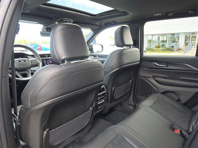 new 2025 Jeep Grand Cherokee car, priced at $40,975