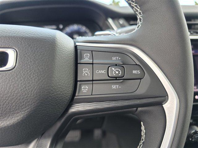new 2025 Jeep Grand Cherokee car, priced at $40,975