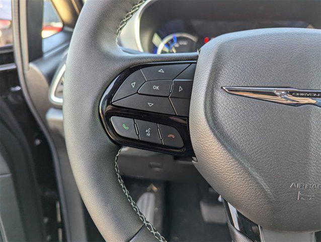 new 2025 Chrysler Pacifica Hybrid car, priced at $51,084