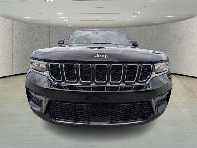 new 2025 Jeep Grand Cherokee car, priced at $30,050