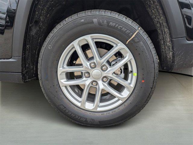 new 2025 Jeep Grand Cherokee car, priced at $30,050