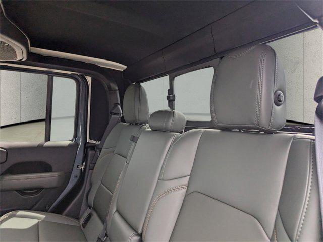 new 2025 Jeep Gladiator car, priced at $49,273