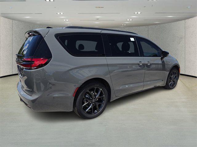 new 2025 Chrysler Pacifica car, priced at $50,954