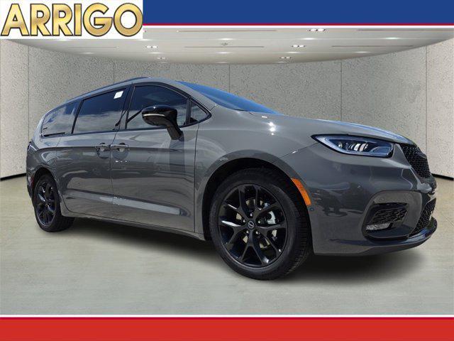 new 2025 Chrysler Pacifica car, priced at $50,954