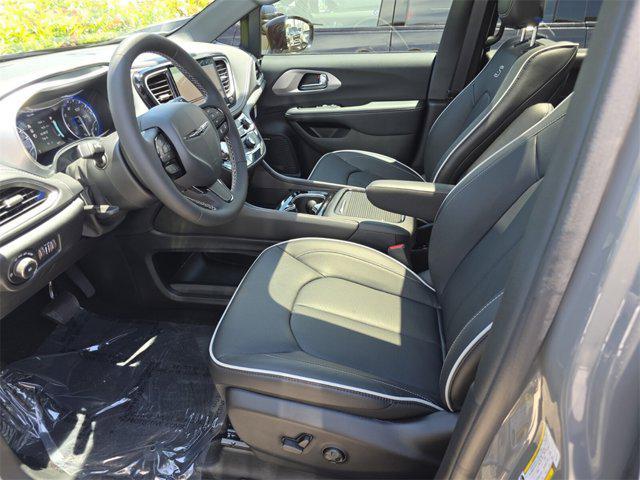 new 2025 Chrysler Pacifica car, priced at $50,954
