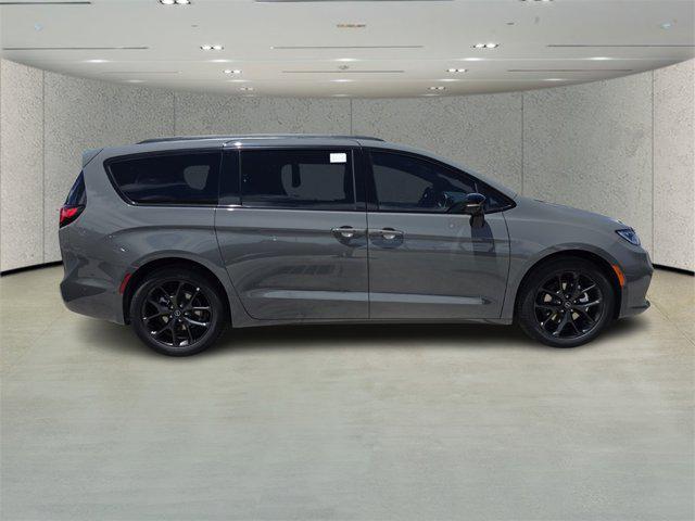 new 2025 Chrysler Pacifica car, priced at $50,954