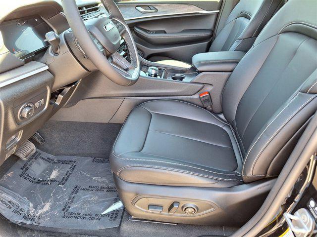 new 2025 Jeep Grand Cherokee car, priced at $38,813