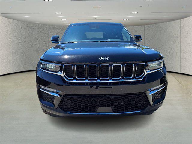 new 2025 Jeep Grand Cherokee car, priced at $38,813