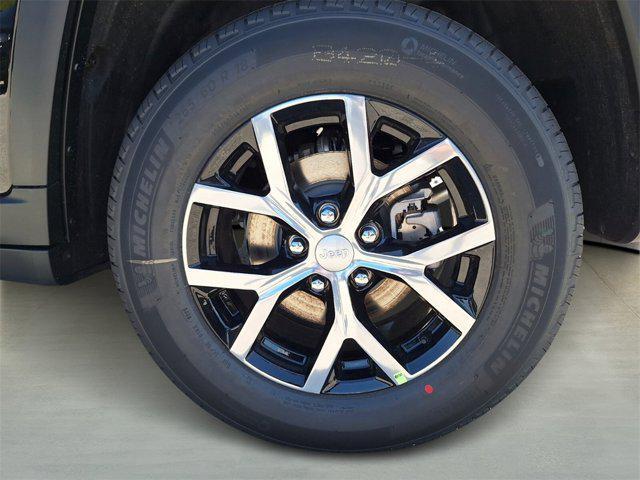 new 2025 Jeep Grand Cherokee car, priced at $38,813