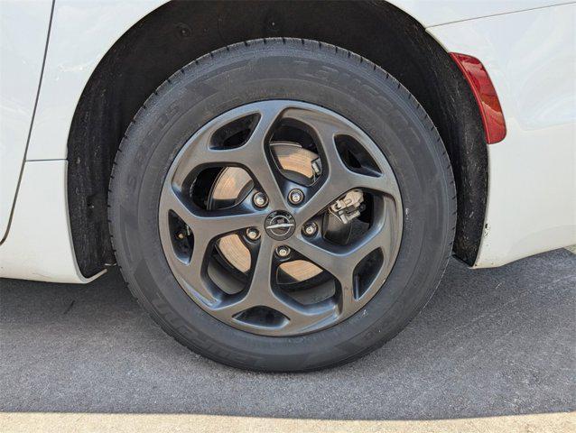 used 2022 Chrysler Pacifica Hybrid car, priced at $27,851