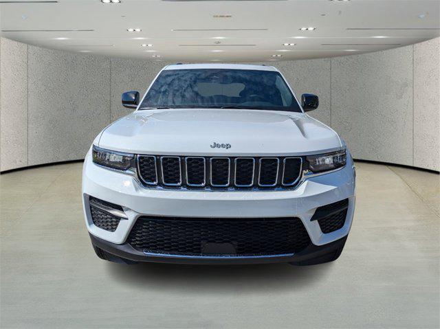 new 2025 Jeep Grand Cherokee car, priced at $33,790