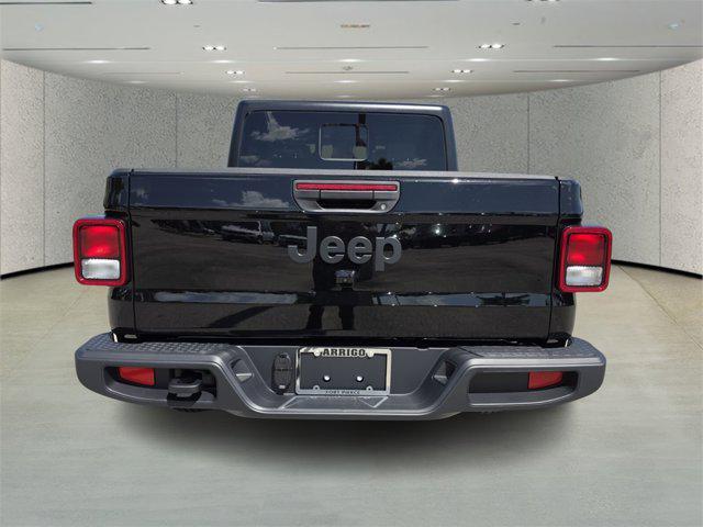 new 2025 Jeep Gladiator car, priced at $43,178
