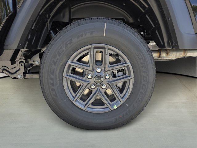 new 2025 Jeep Gladiator car, priced at $43,178