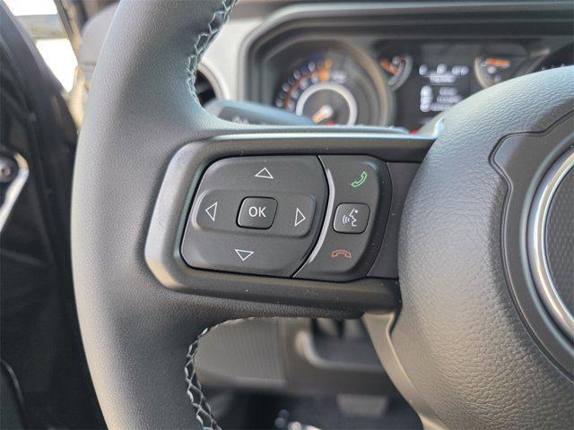 new 2025 Jeep Gladiator car, priced at $43,178