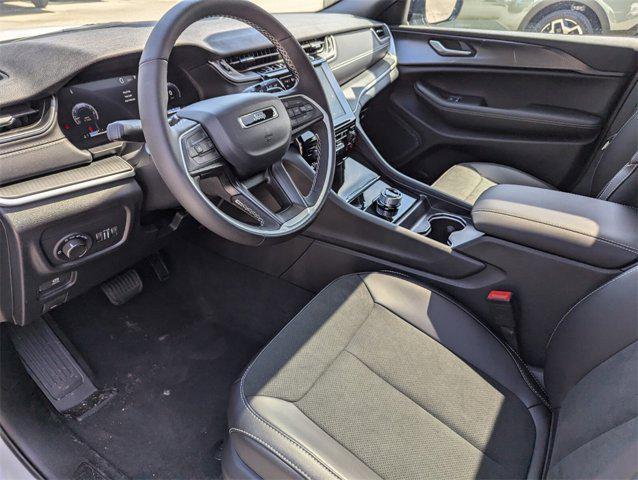 new 2025 Jeep Grand Cherokee car, priced at $37,728