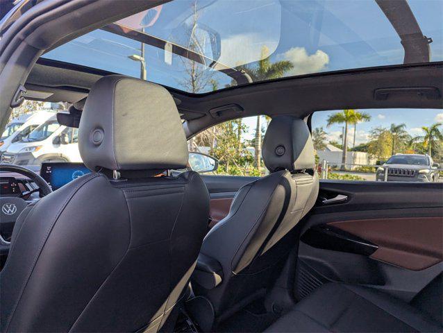 used 2021 Volkswagen ID.4 car, priced at $17,052