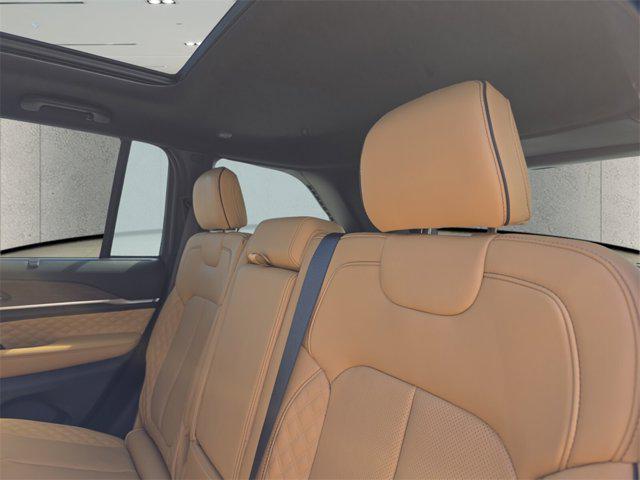 new 2025 Jeep Grand Cherokee car, priced at $53,581