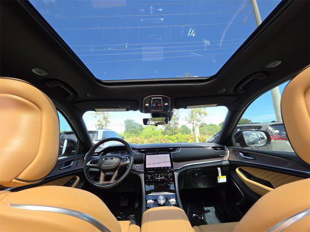 new 2025 Jeep Grand Cherokee car, priced at $53,581