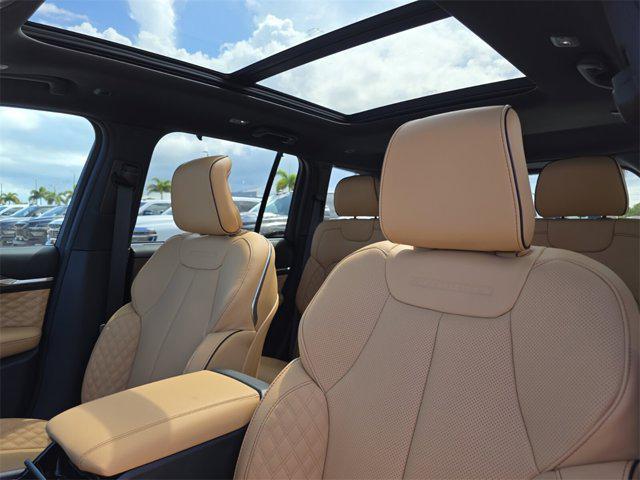 new 2025 Jeep Grand Cherokee car, priced at $53,581